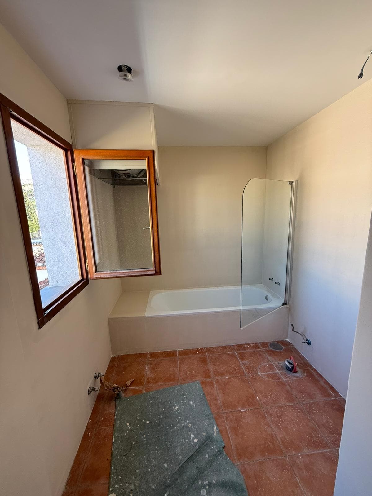 Baño antes del acabado decorativo